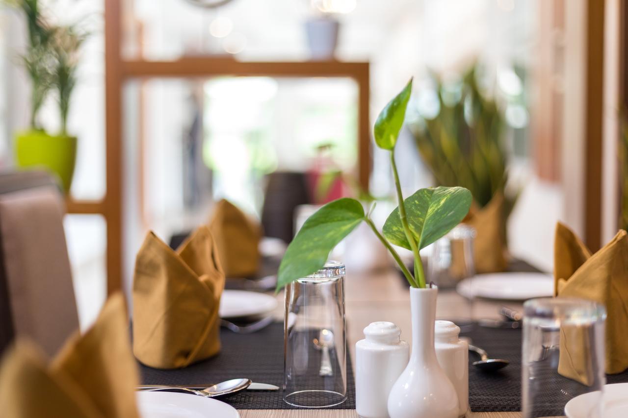 Sugar Business Hotel Kochi Екстер'єр фото